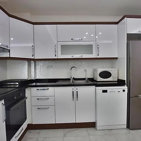 Stunning 2-bed Luxury With Pool Apartment *