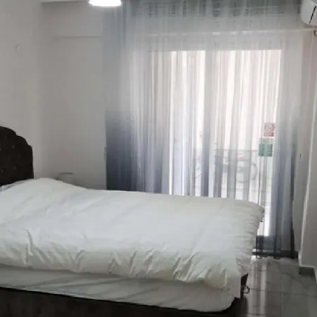 Stunning 2-bed Luxury With Pool Apartment *